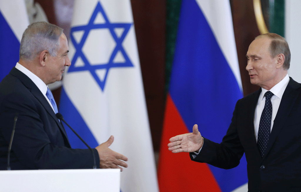 Le président russe Vladimir Putin et le premier ministre israélien Benjamin Netanyahu. [Reuters - Maxim Shipenkov]