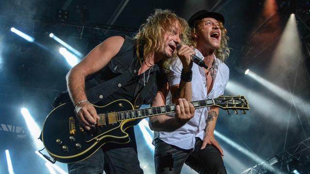 Le groupe Gotthard en concert à Sion sous les étoiles, le 18 juillet 2015. [www.gotthard.fr]