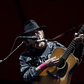 Le rocker canadien Neil Young a rappelé au public, qui remplissait l'auditorium Stravinski, certains de ses plus grands succès comme "Heart of Gold".