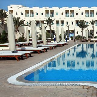 Un hôtel de Djerba. Le tourisme subit de plein fouet les conséquences des attentats. en Tunisie. [EPA/JIM HOLLANDER]