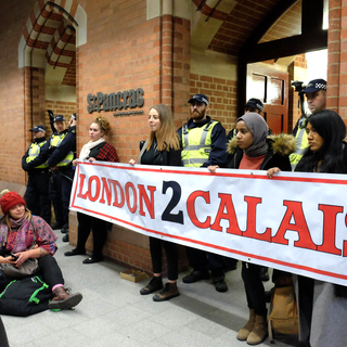 Des manifestants londoniens appellent à plus de solidarité de la Grande-Bretagne face aux réfugiés, 16.01.2016. [NurPhoto/AFP - Jay Shaw Baker]