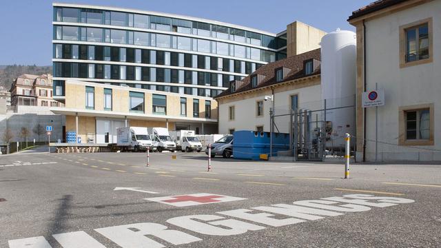 Les moyens d'accès à l'hôpital de Pourtalès à Neuchâtel seront plus compliqués pendant le passage du Tour. [Keystone - Sandro Campardo]