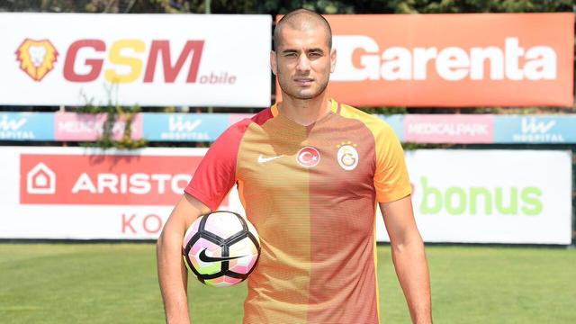 Eren Derdiyok a rejoint le club 20 fois champion de Turquie. [Twitter Galatasaray]