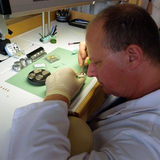 L'entreprise Zeitwinkel, qui fabrique depuis dix ans des montres mécaniques haut de gamme à Saint-Imier. [RTS - Alain Arnaud]