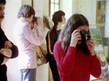 Le regard de quelques adolescents sur la gare de Nyon dans les années 70. [RTS]