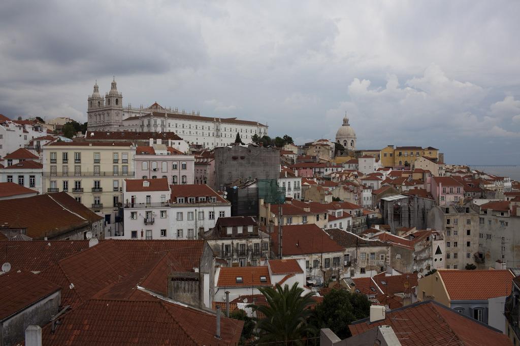 Vue du quartier populaire le plus emblématique du vieux Lisbonne, Alfama.