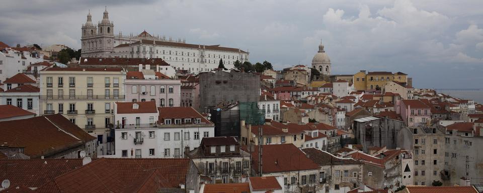 Vue du quartier populaire le plus emblématique du vieux Lisbonne, Alfama.