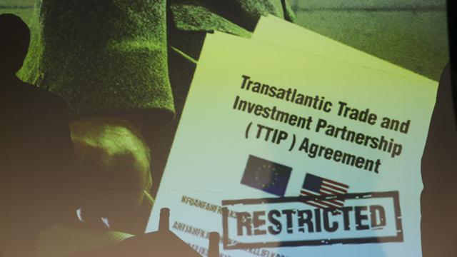 En mai, Greenpeace avait publié une partie du contenant de l'accord TTIP. [Fabrizio Bensch]