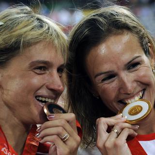Ekaterina Volkova (à gauche) devra rendre sa médaille de bronze décrochée à Pékin. [Wolfgang Rattay]
