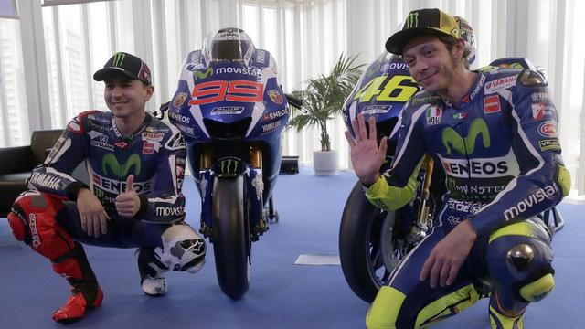 Les relations entre Rossi (à dr.) et Lorenzo (à g.) sont encore un peu tendues. [Alberto Estevez]