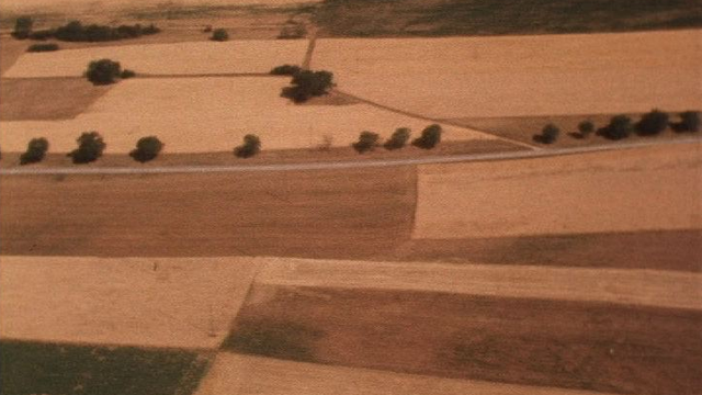Vue aérienne région du pied du Jura après la sécheresse de 1976. [RTS]