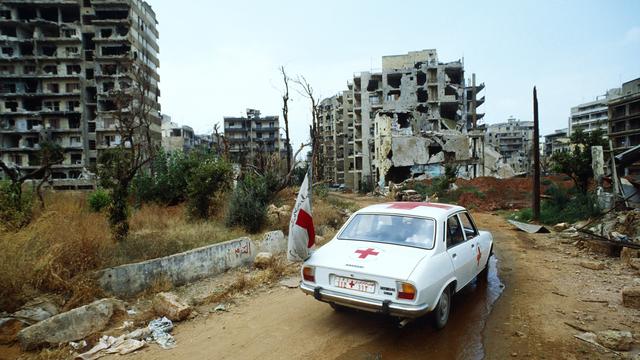 Beyrouth-Ouest. Ville après les bombardements, 1984. [CICR - Thierry Gassmann]