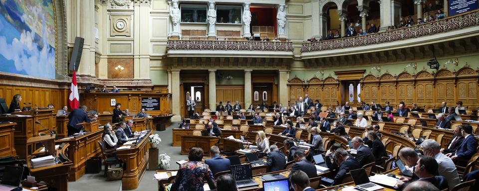 Un sénateur souhaite réduire les indemnités de nuitées pour les parlementaires. [Keystone - Peter Klaunzer]