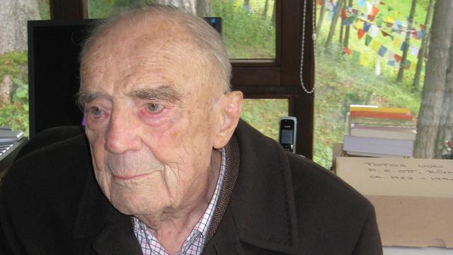 Jacques Kuhn, 97 ans, ancien patron de l’entreprise de casseroles Kuhn-Rikon et co-fondateur d'un monastère tibétain près de Winterthur. [RTS - Gabrielle Desarzens]