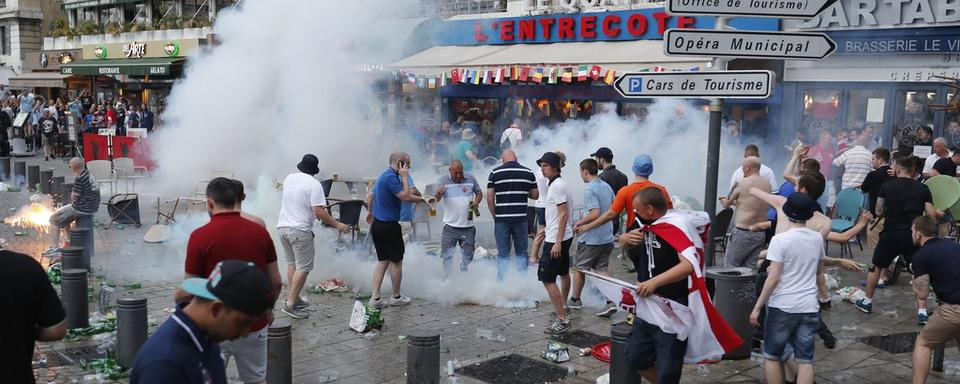 Marseille a été le théâtre de violences entre supporters anglais et russes. [AP/Keystone - Darko Bandic]