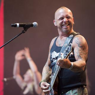 Le rocker bernois Gölä, le 21 juin 2014 à la Swisspor Arena de Lucerne. [Sigi Tischler]