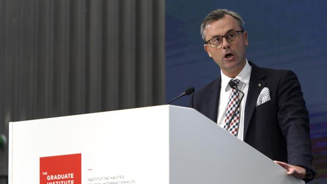 La venue à Genève de Norbert Hofer, candidat à la présidentielle autrichienne situé à l'extrême droite de l'échiquier politique, a provoqué la colère des étudiants en relations internationales.