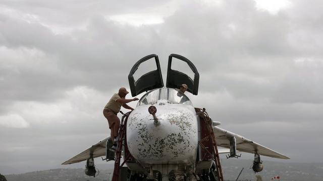 Un bombardier russe posté dans la province de Latakia, en Syrie. [epa/Keystone - Sergei Chirikov]