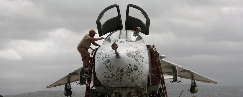 Un bombardier russe posté dans la province de Latakia, en Syrie. [epa/Keystone - Sergei Chirikov]