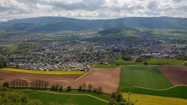 Le projet prévoit la fusion de 13 communes, dont la capitale jurassienne Delémont. [RTS - Gaël Klein]