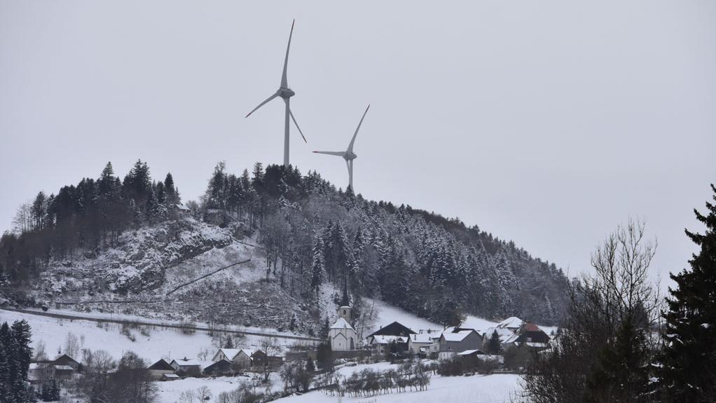 Les éoliennes de Saint Brais, dans le Jura. [RTS - Gaël Klein]
