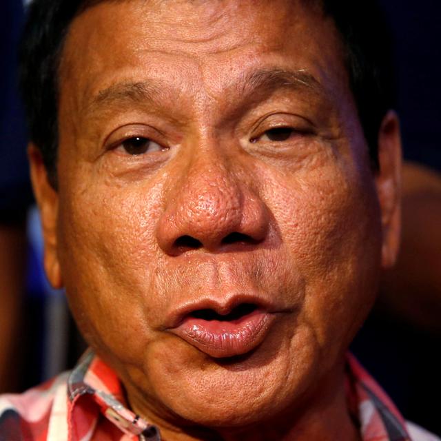 La victoire de Rodrigo Duterte est reconnue par ses principaux rivaux, alors qu'il compte plus de 6 millions de voix d'avance. [Reuters - Erik De Castro]