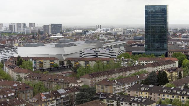 Vue sur la nouvelle tour de Roche et sur le campus Novartis, à Bâle.