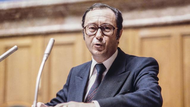 Le Neuchâtelois Pierre Aubert a été conseiller fédéral de 1978 à 1987. [Keystone - Arno Balzarini]