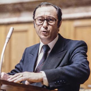 Le Neuchâtelois Pierre Aubert a été conseiller fédéral de 1978 à 1987. [Keystone - Arno Balzarini]