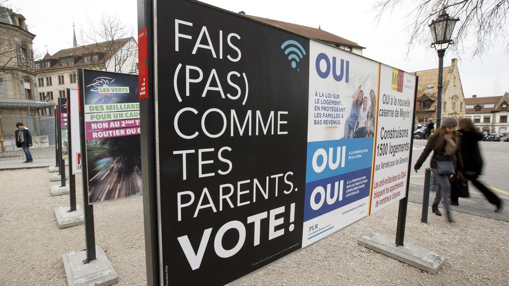 A Genève, le Conseil d'Etat a financé des affiches pour inciter les jeunes à voter. [Salvatore Di Nolfi]