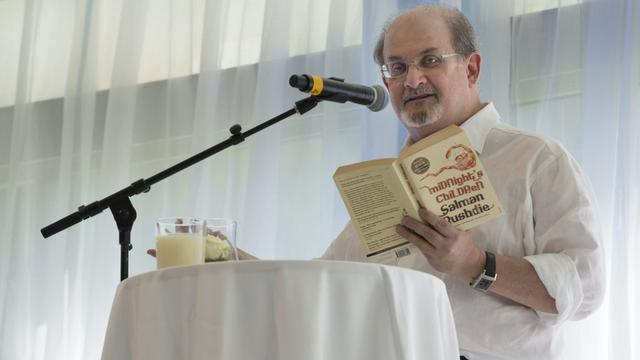 Salman Rushdie en 2013 à Loèche-les-Bains. [Anthony Anex]