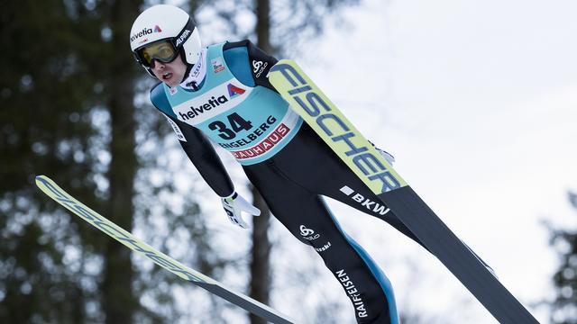 Simon ammann en plein vol à Engelberg (Obwald). [Alexandra Wey]