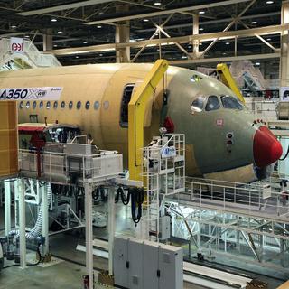 Chaîne de montage de l'Airbus A350 à Toulouse. [AFP - Remy Gabalda]