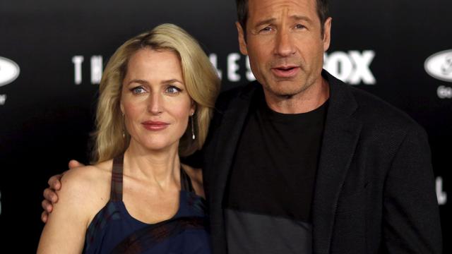 Gillian Anderson et David Duchovny retrouvent leurs personnages de Dana Scully et Fox Mulder pour la série X-files. [REuters - Mario Anzuoni]