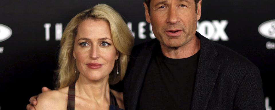 Gillian Anderson et David Duchovny retrouvent leurs personnages de Dana Scully et Fox Mulder pour la série X-files. [REuters - Mario Anzuoni]