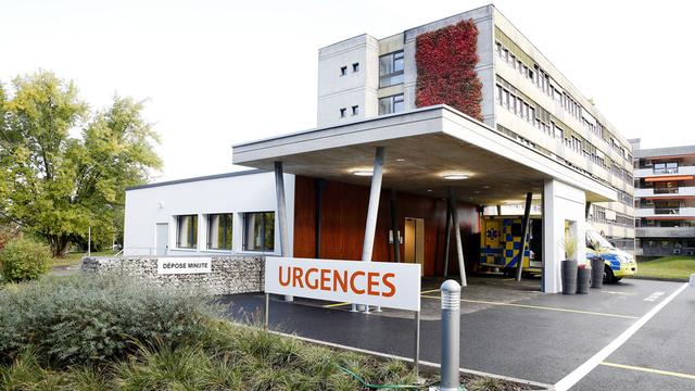 Le bâtiment abritant les urgences gériatriques de l'hôpital des Trois-Chêne. [Keystone - Magali Girardin]