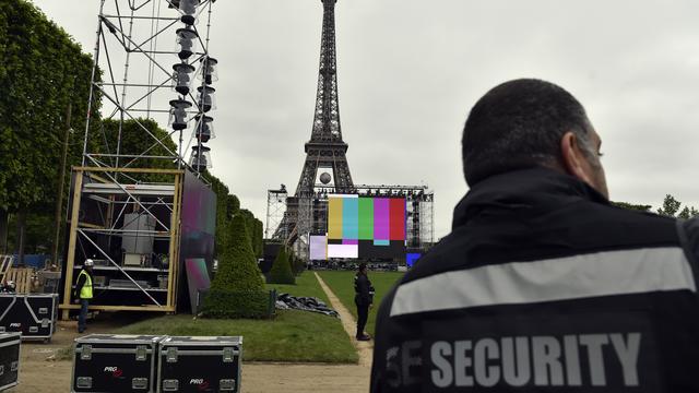 Préparatifs aux festivités de l'Euro 2016 à Paris. [AFP - Alain Jocard]