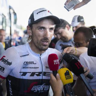 Le cycliste suisse Fabian Cancellara face à la presse lors de l'arrivée du Tour de France à Berne. [Keystone - Peter Klaunzer]