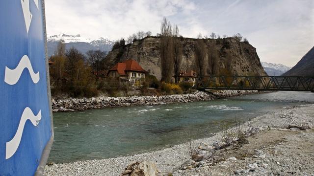 Les Valaisans ont largement accepté la troisième correction du Rhône en juin dernier. [Keystone - Jean-Christophe Bott]