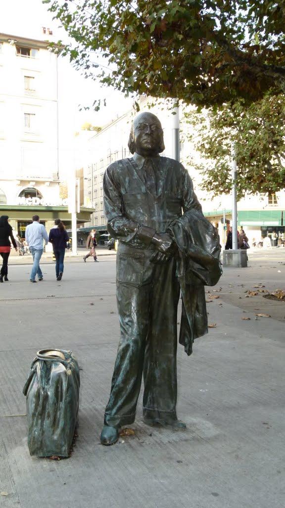 La statue de Michel Butor à Genève. [C BY-NC-ND 3.0 - Magda Ghali]