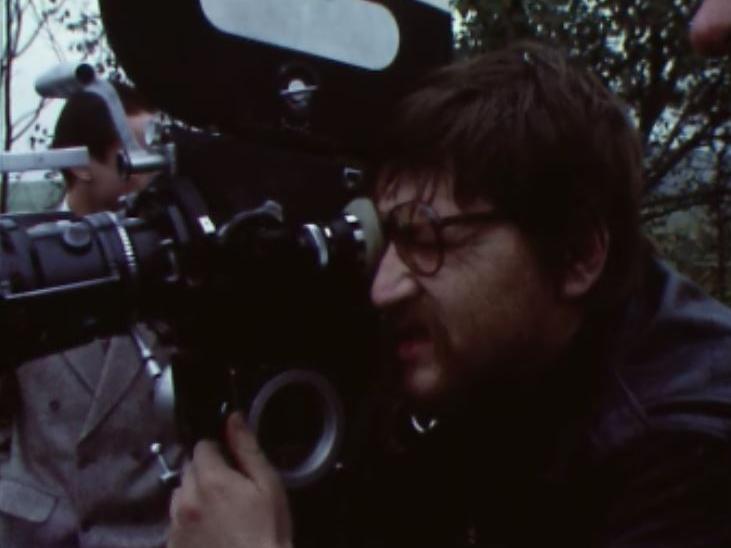 Rainer Werner Fassbinder à la caméra en 1977. [RTS]