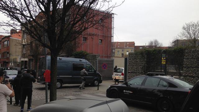 Une vaste opération policière est en cours à Molenbeek. [@quentinwarlop/Twitter]