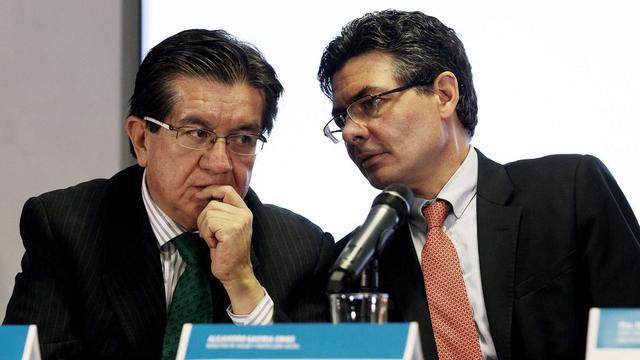 Le ministre colombien de la Santé Alejandro Gaviria (gauche) a annoncé une série de mesures mercredi 20.01.2016. [EPA/Keystone - Leonardo Munoz]