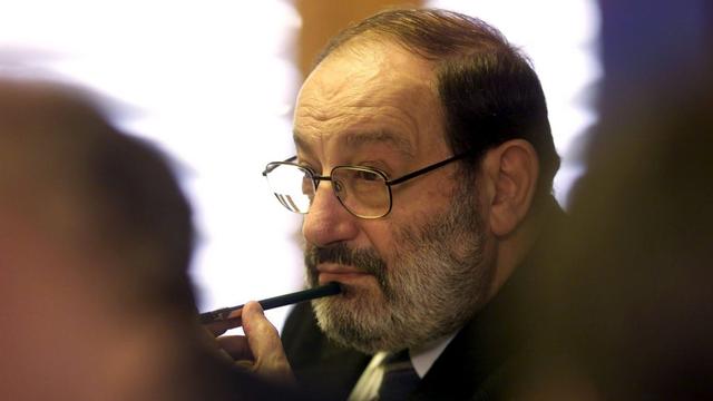 L'écrivain italien Umberto Eco lors d'un débat organisé au World Economic Forum de Davos le 27 janvier 2016. [Keystone - Alessandro Della valle]