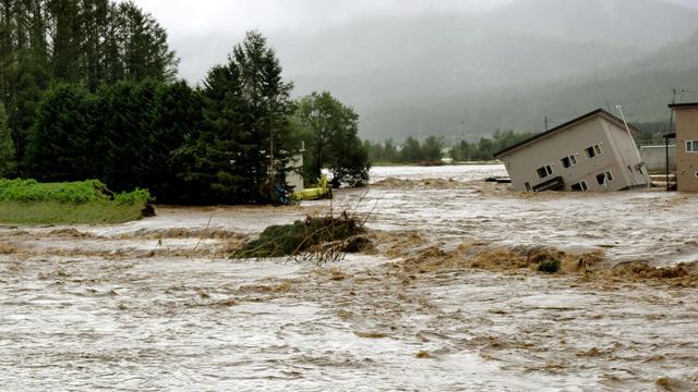 Un puissant typhon accompagné de pluies diluviennes a frappé le 30 août 2016 le nord-est du Japon, dont la grande île septentrionale de Hokkaido. [Keystone - Risa Ominato/Kyodo News via AP]