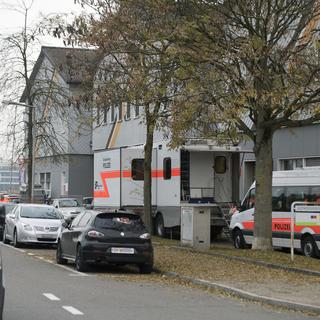 La police cantonale zurichoise a perquisitionné mercredi matin la mosquée An'Nur de Winterthour. [Keystone - Walter Bieri]