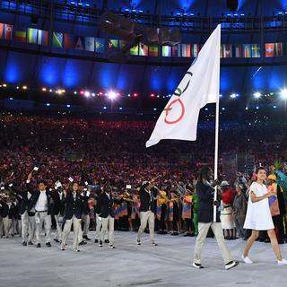 L'équipe olympique des réfugiés lors de la cérémonie d'ouverture des Jeux de Rio, le 5 août 2016. [AFP - Leon Neal]