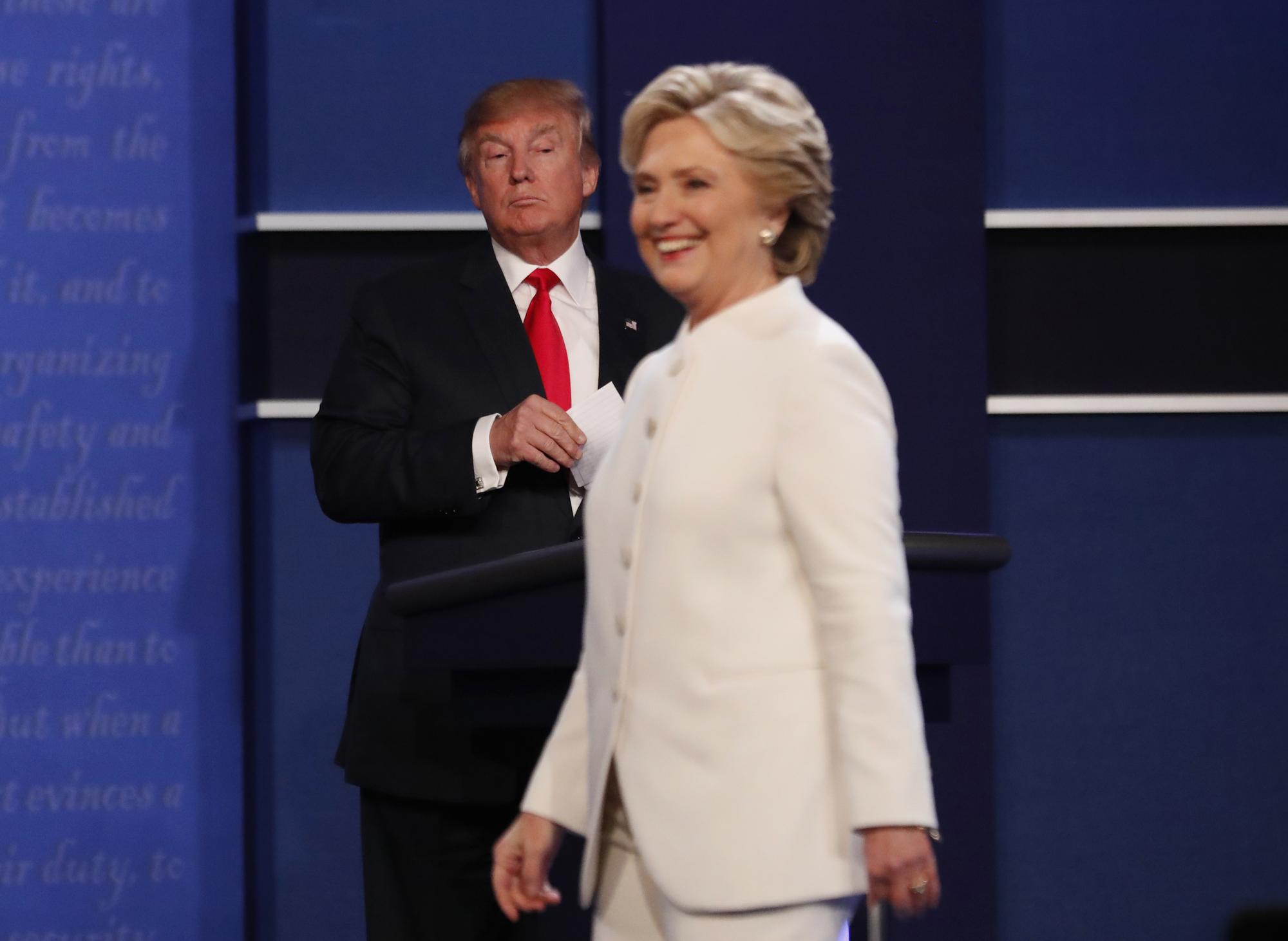 Selon les observateurs, le troisième et dernier débat serait le meilleur réalisé par Donald Trump, même si sa rivale est donnée gagnante de ce duel. [REUTERS - Mike Blake]