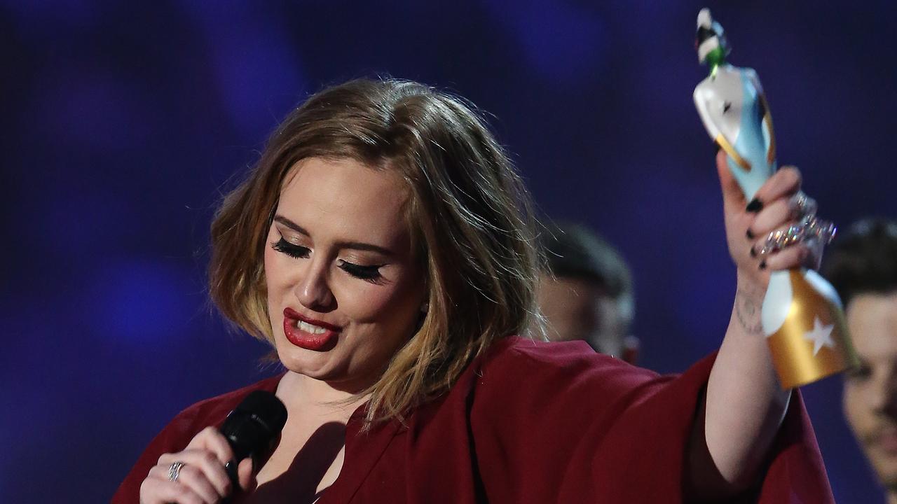 Adele est repartie des Brit Awards avec quatre trophées. [Justin Tallis]