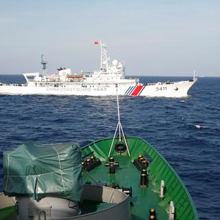Un navire des gardes-côtes chinois en Mer de Chine. [Reuters - Nguyen Minh]